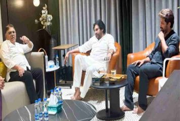 అల్లు అర్జున్ కుటుంబాన్ని పరామర్శించిన పవన్ కళ్యాణ్